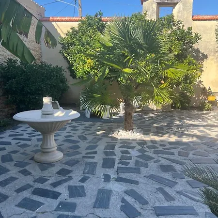 Frühstückspension Le Patio Du Port Saint-Christoly-Médoc