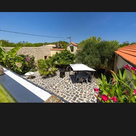 Frühstückspension Le Patio Du Port 4*
