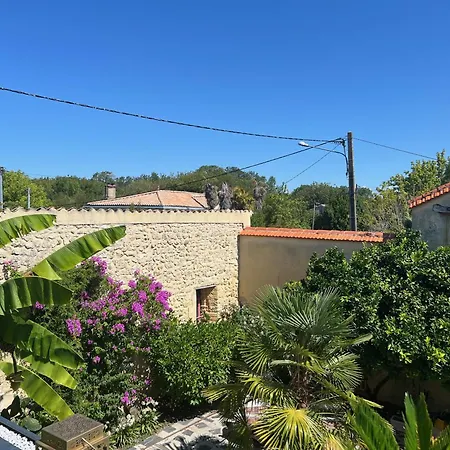 Le Patio Du Port Bed and Breakfast