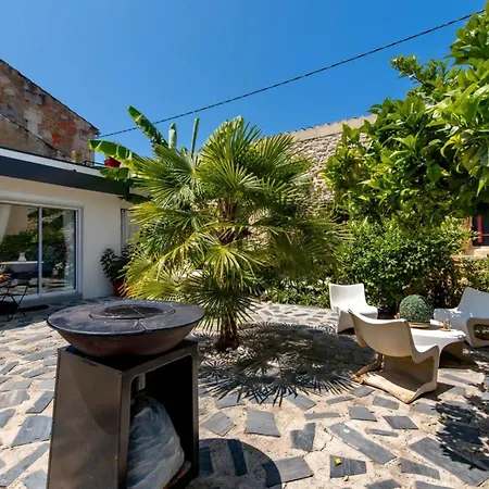 Bed and Breakfast Le Patio Du Port