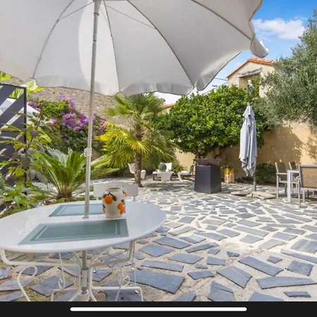 Bed and Breakfast Le Patio Du Port Saint-Christoly-Médoc