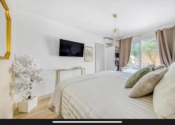 Le Patio Du Port 住宿加早餐酒店